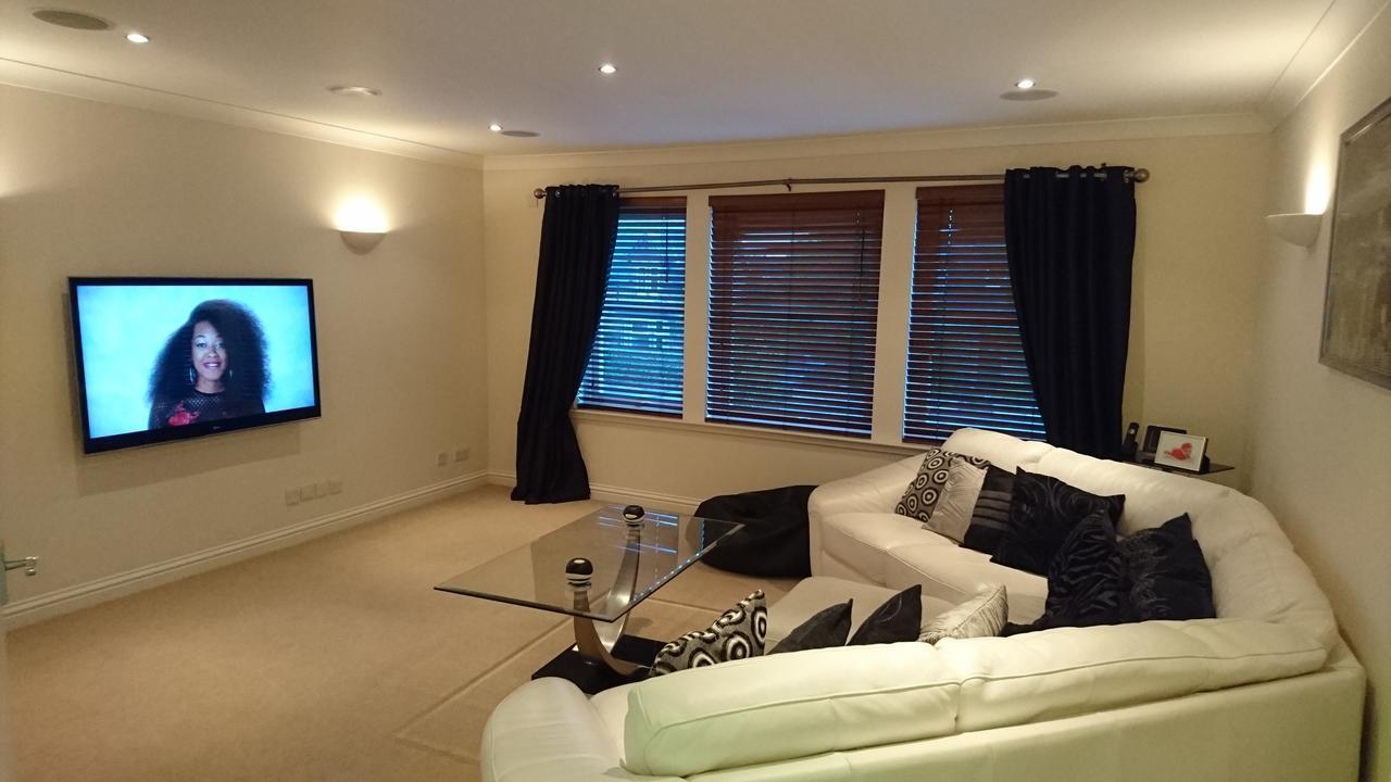 Crown Luxury Serviced Apartment Inverness Bagian luar foto